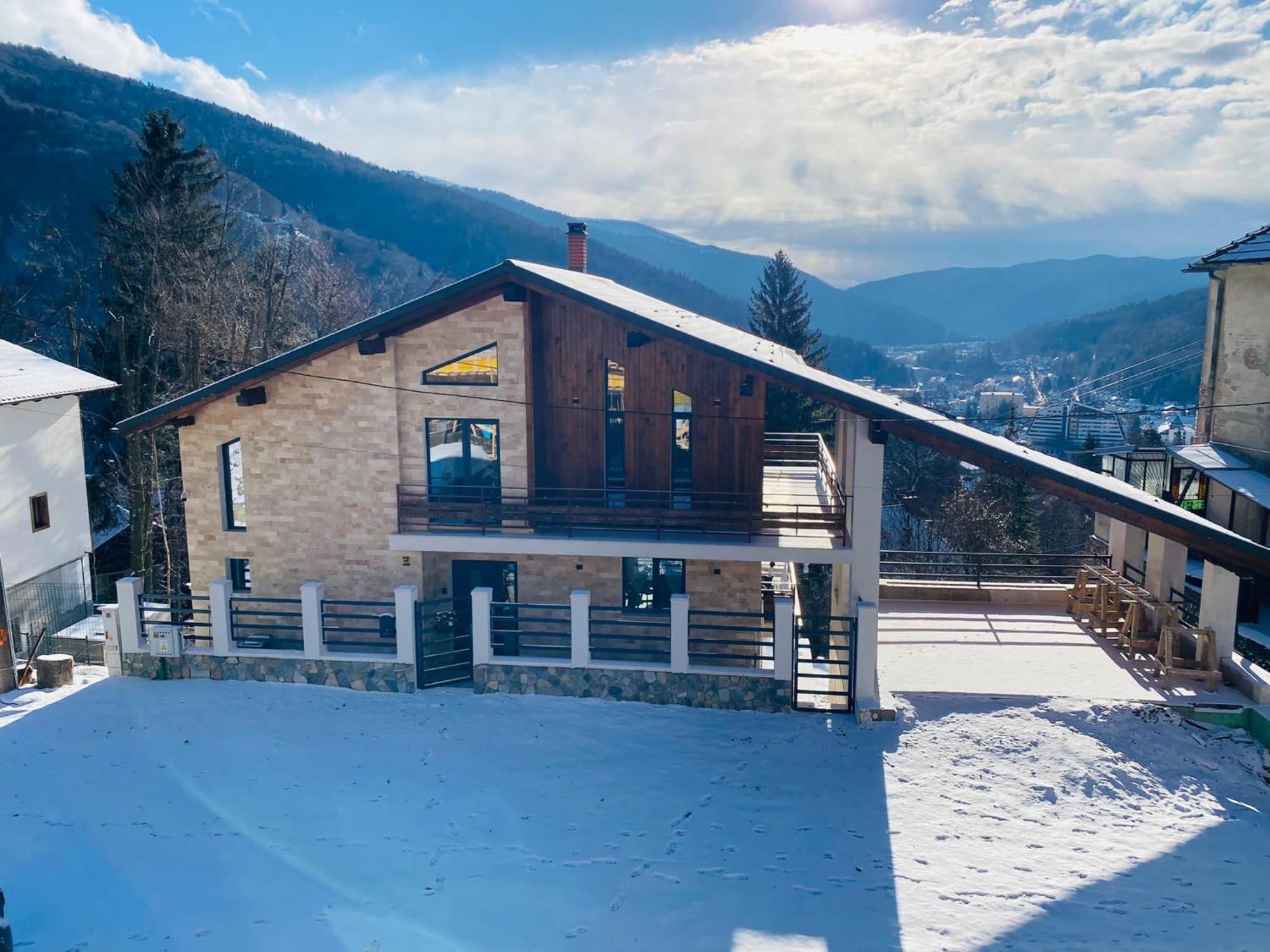 Stone House Vilă *